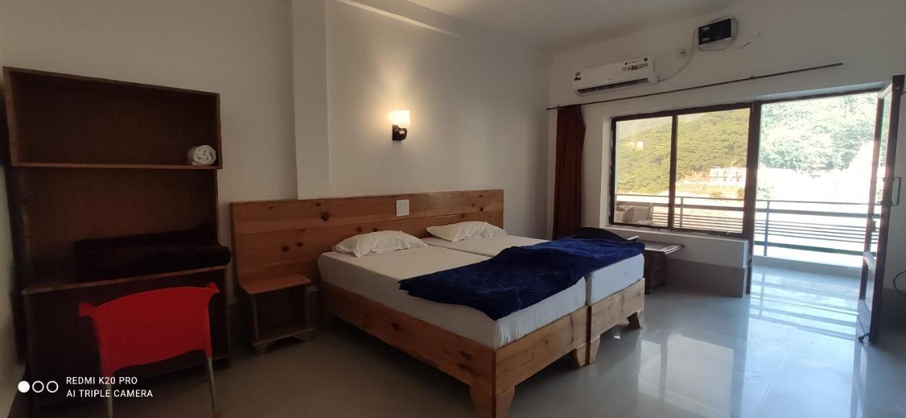 H7 Stay On The Ganges, Yoga & Spa Resort, Rishīkesh 외부 사진