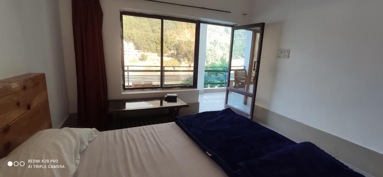H7 Stay On The Ganges, Yoga & Spa Resort, Rishīkesh 외부 사진