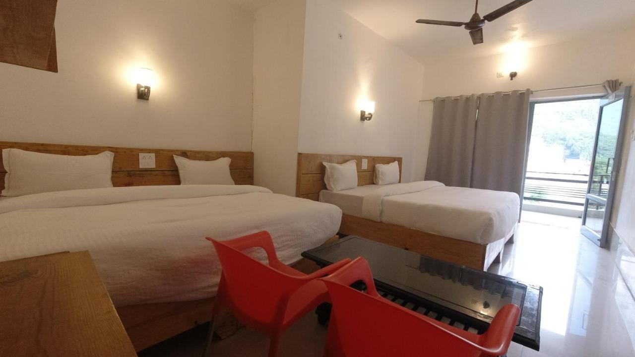 H7 Stay On The Ganges, Yoga & Spa Resort, Rishīkesh 외부 사진