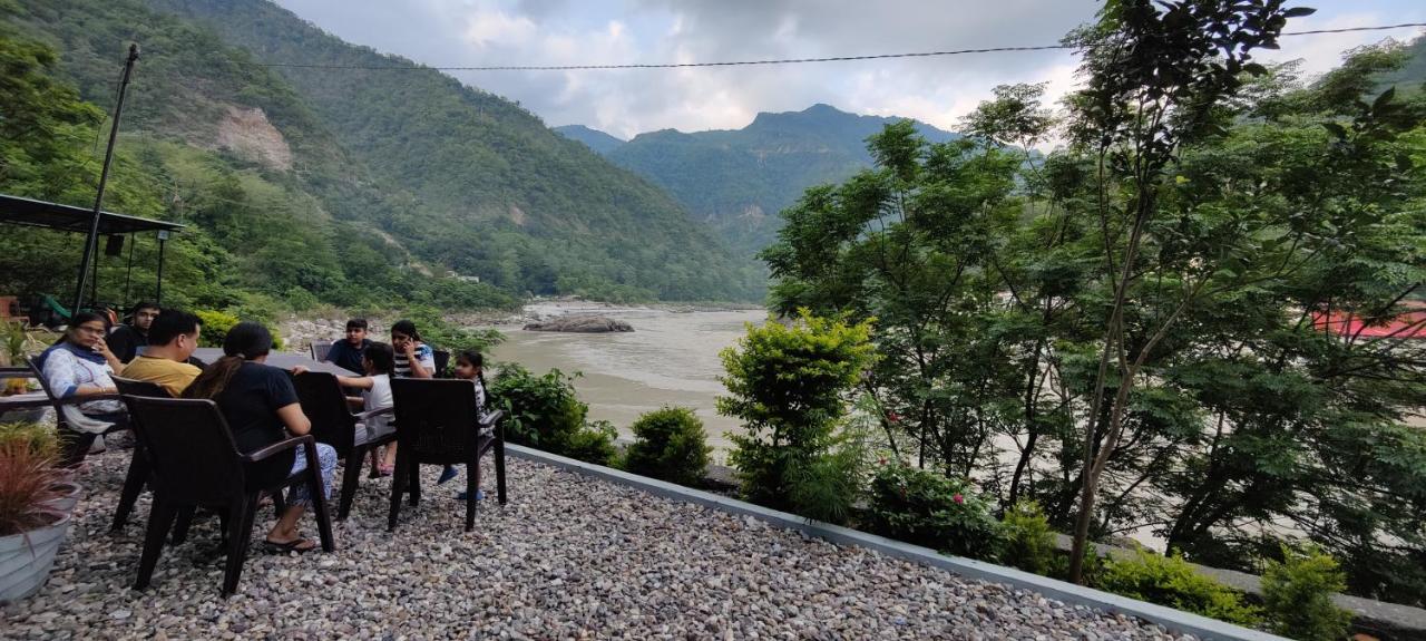 H7 Stay On The Ganges, Yoga & Spa Resort, Rishīkesh 외부 사진